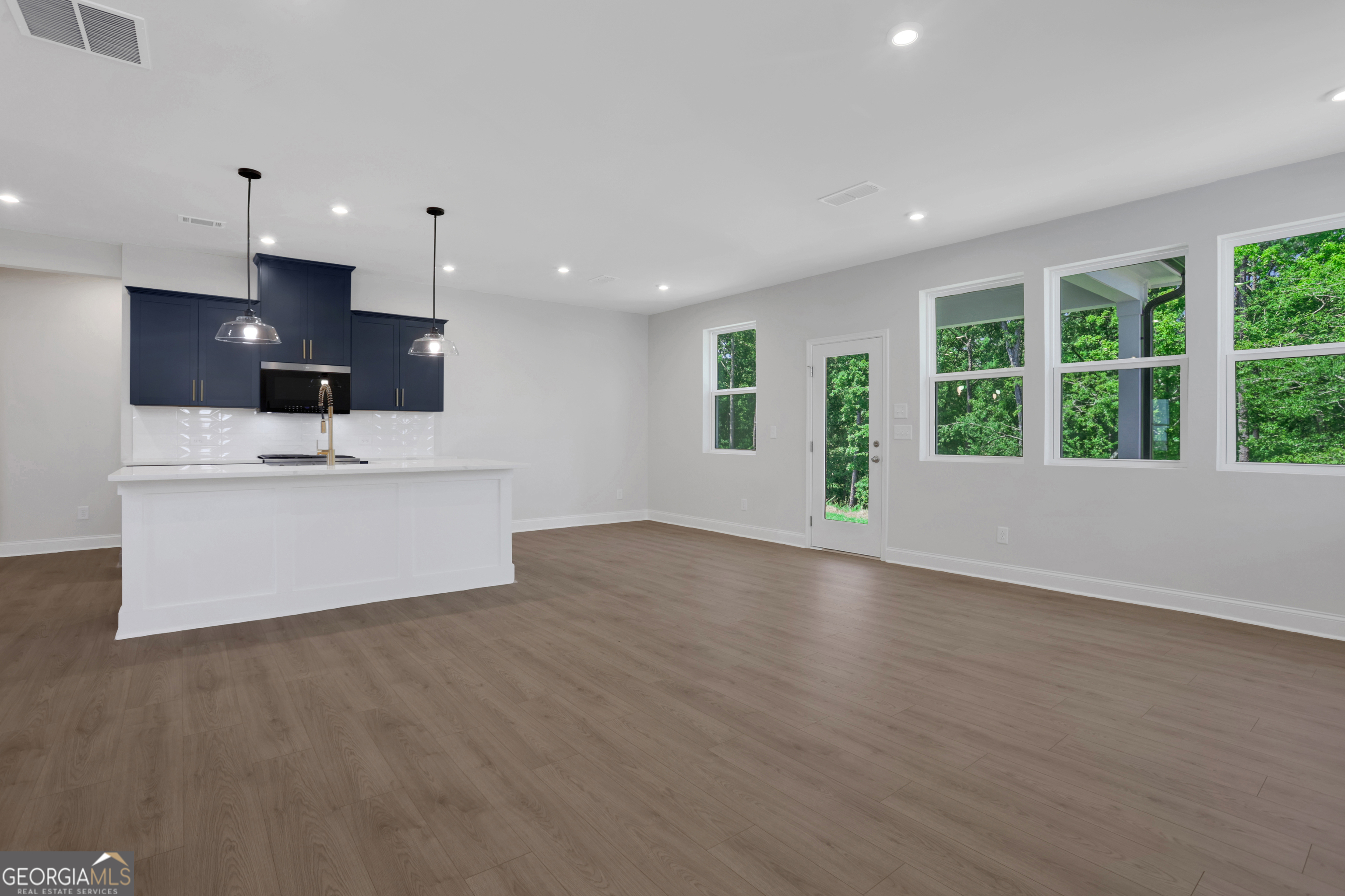 155 Henley Street # 61 Property Photo 13