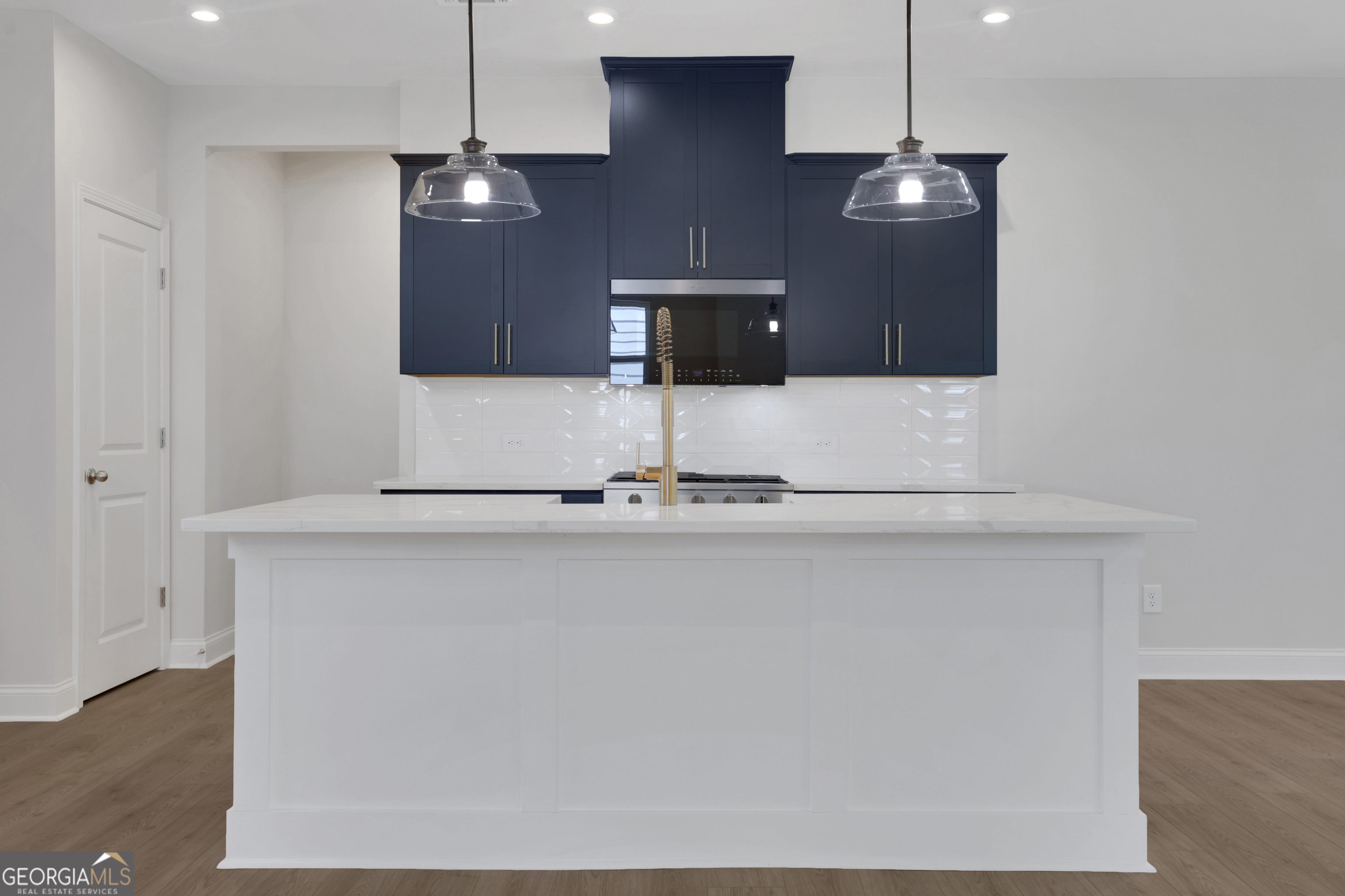 155 Henley Street # 61 Property Photo 14