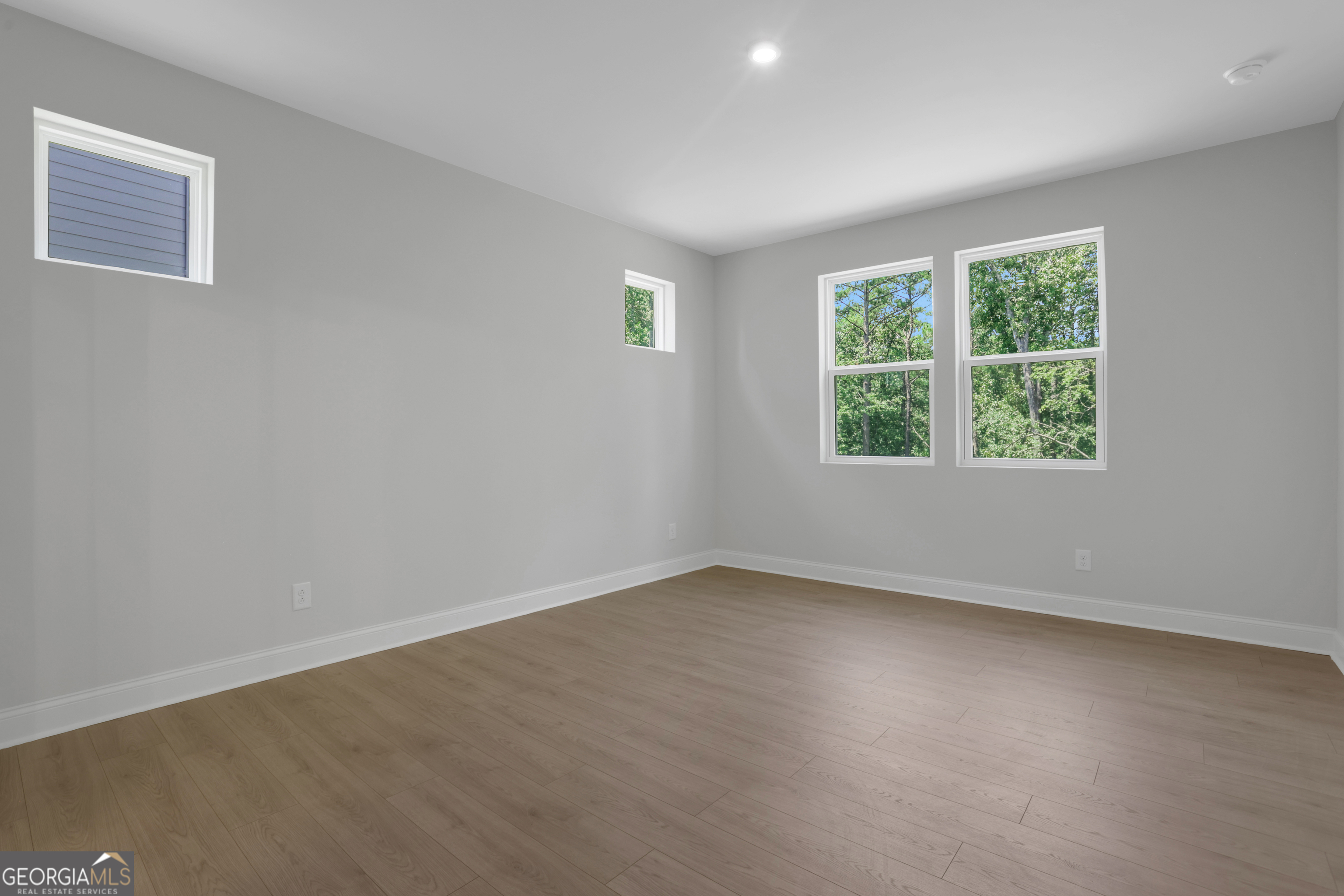155 Henley Street # 61 Property Photo 23