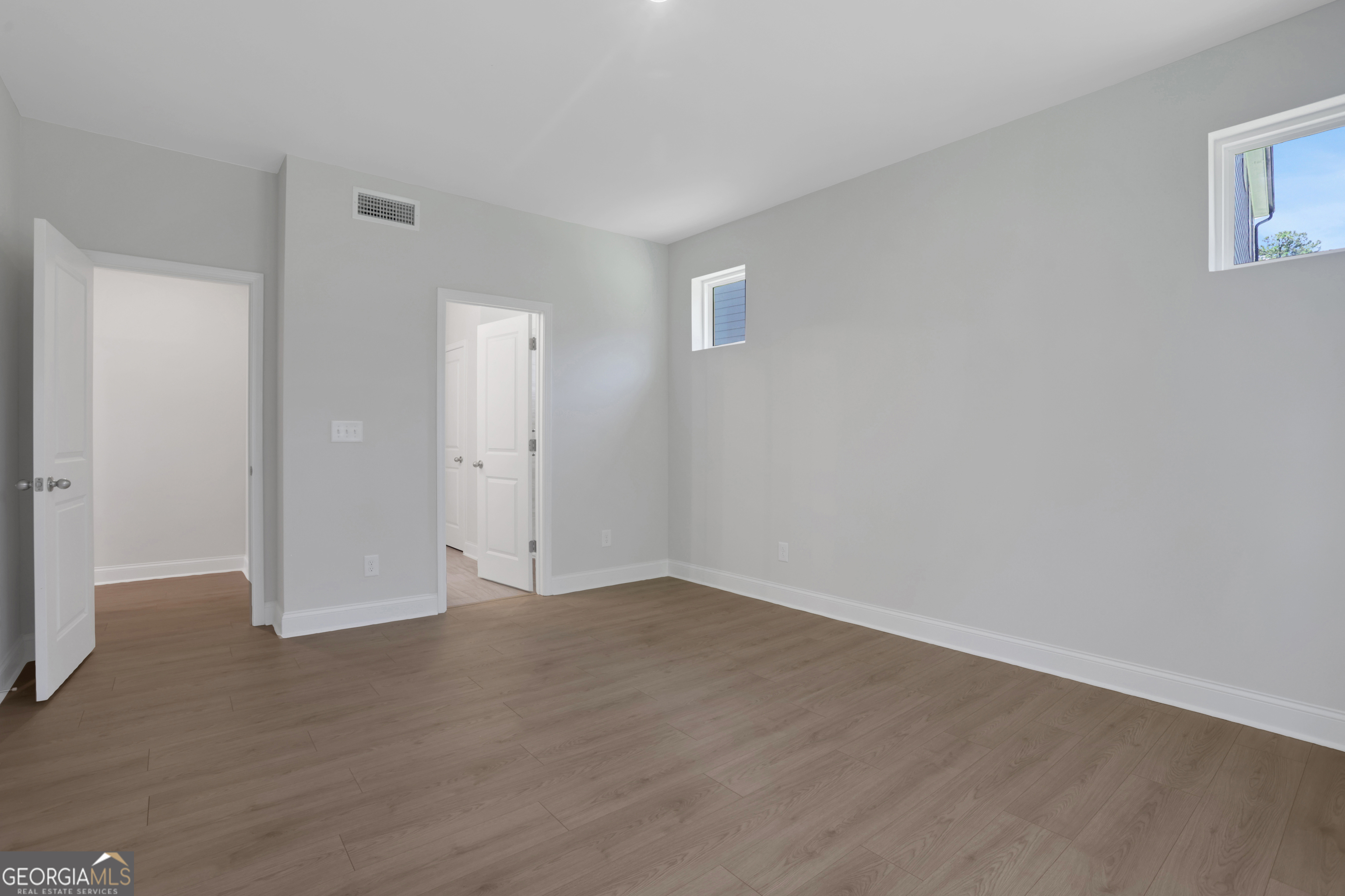 155 Henley Street # 61 Property Photo 24