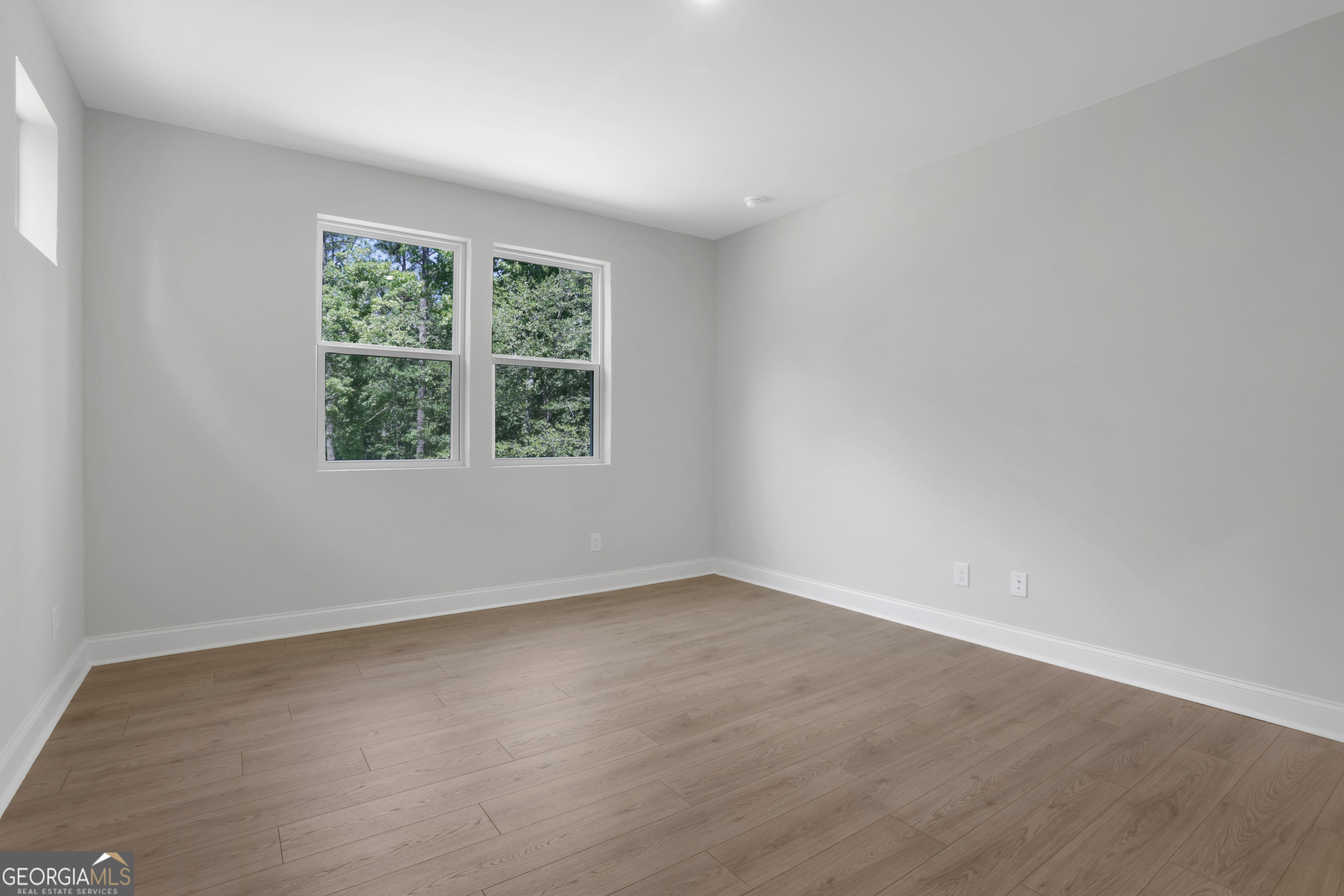 155 Henley Street # 61 Property Photo 26