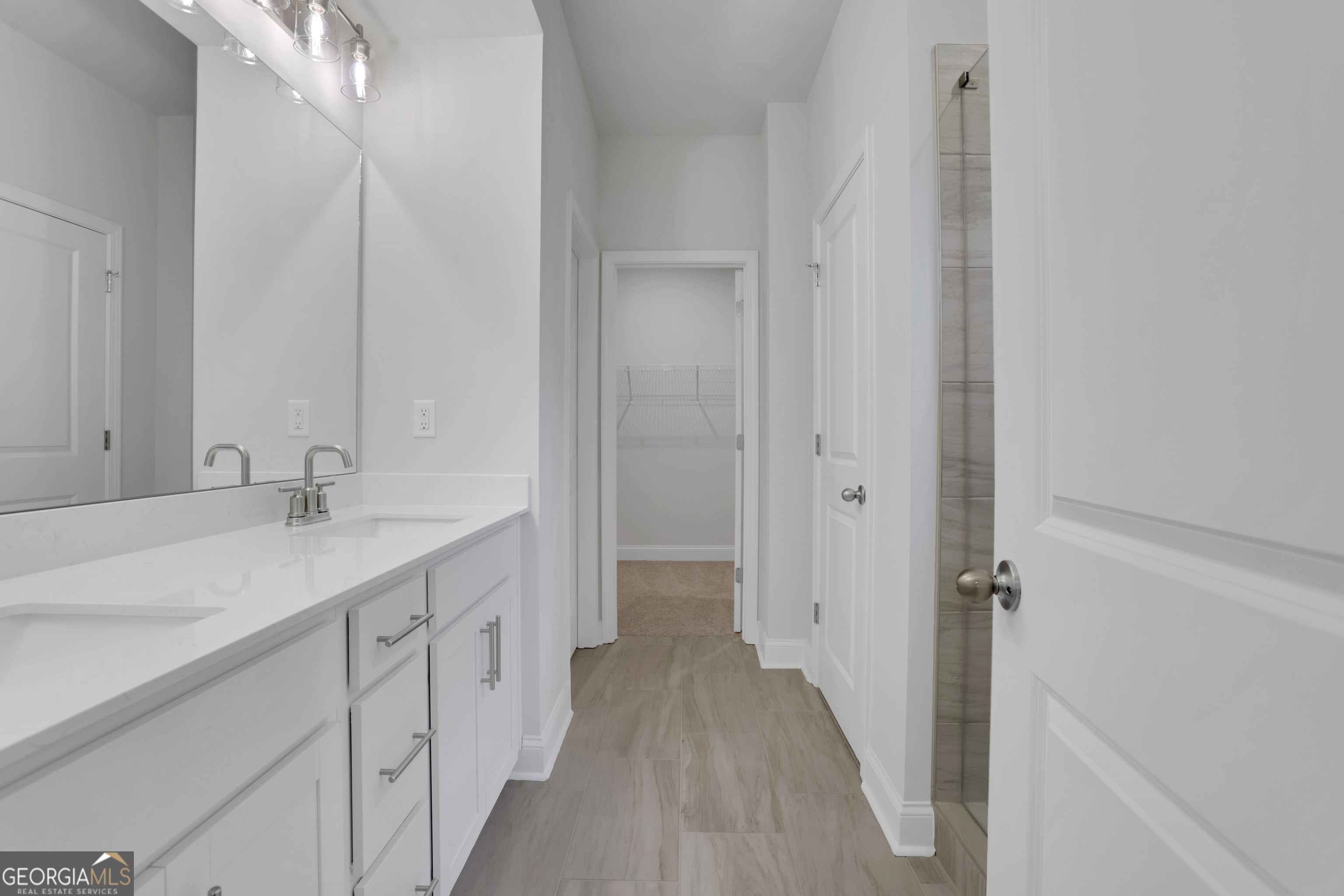 155 Henley Street # 61 Property Photo 27