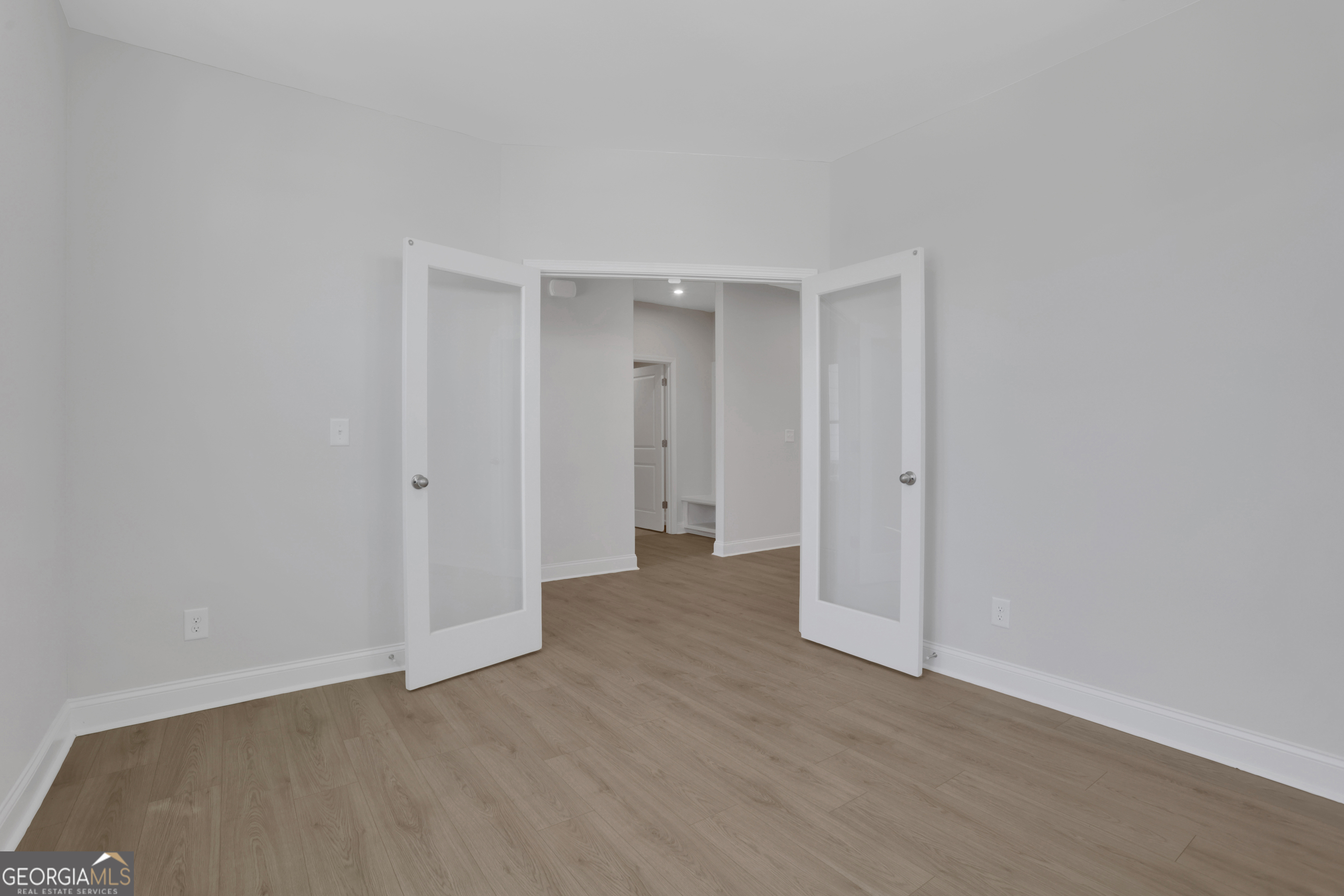 155 Henley Street # 61 Property Photo 33