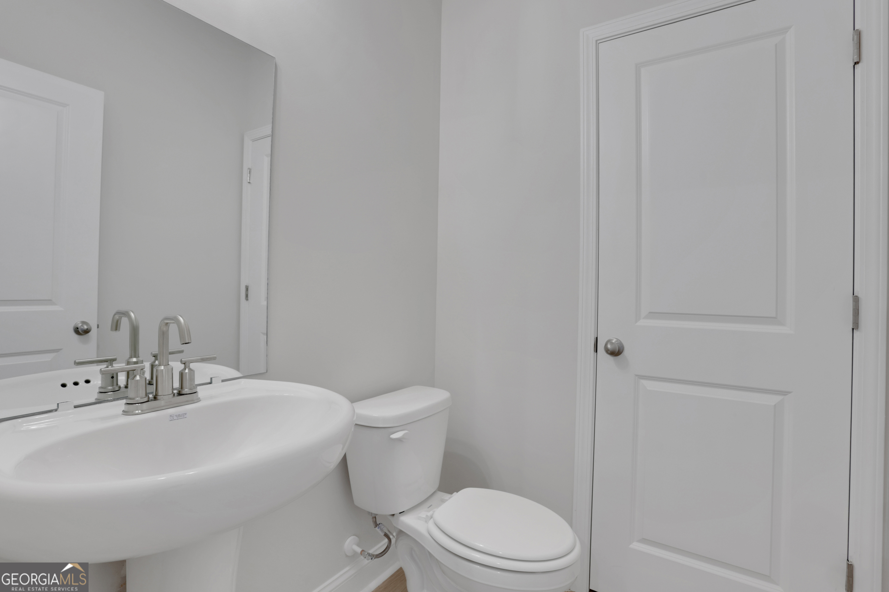 155 Henley Street # 61 Property Photo 34