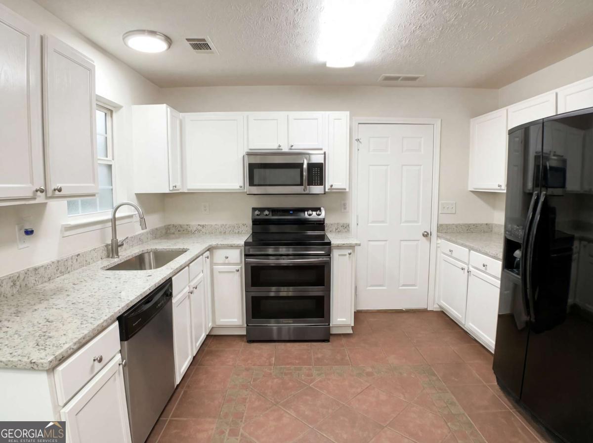 1426 River Falls View Property Photo 8
