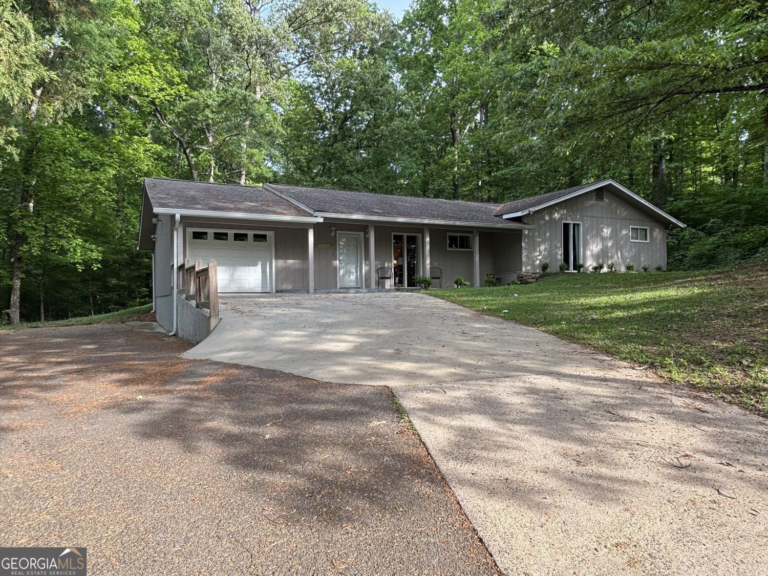 183 Barker Road Sw Property Photo 1