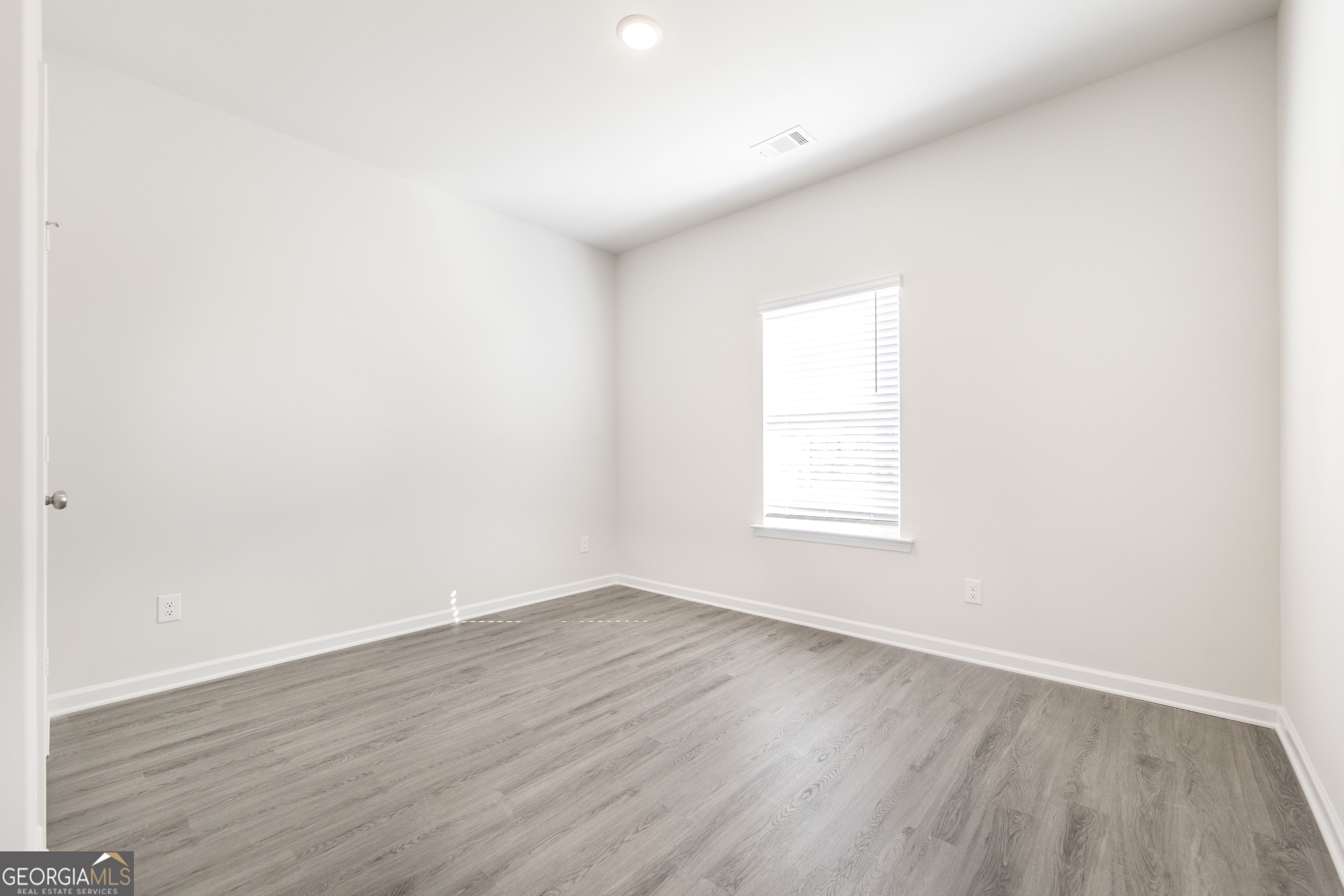 504 Georgian Walk Property Photo 15