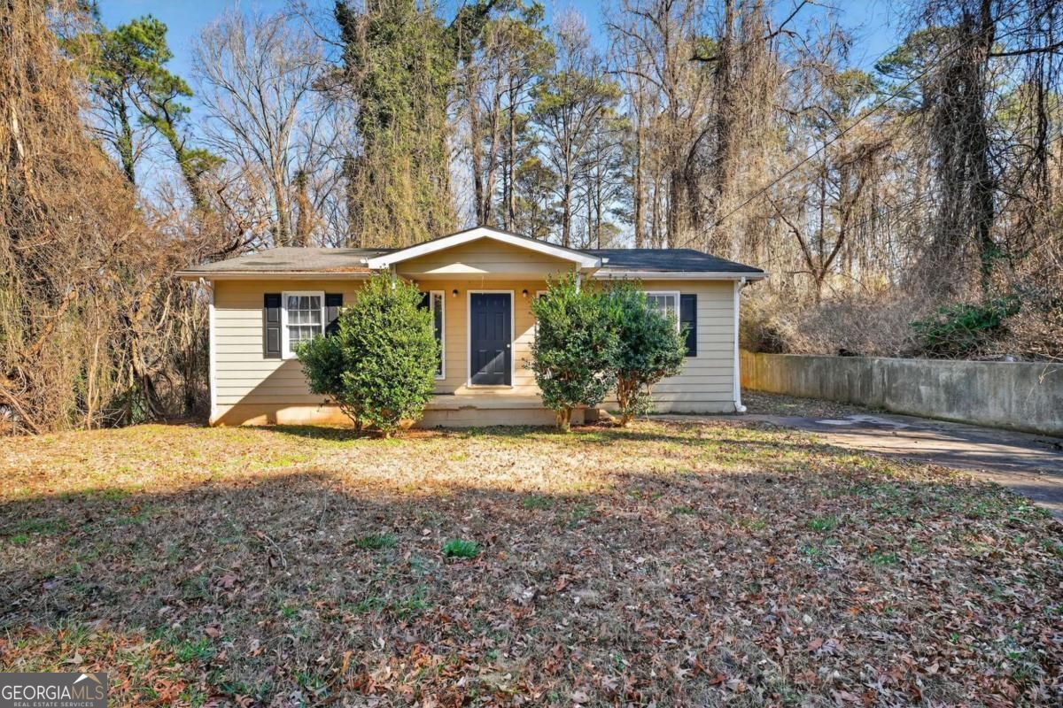 1826 County Line Road SW Property Photo 1