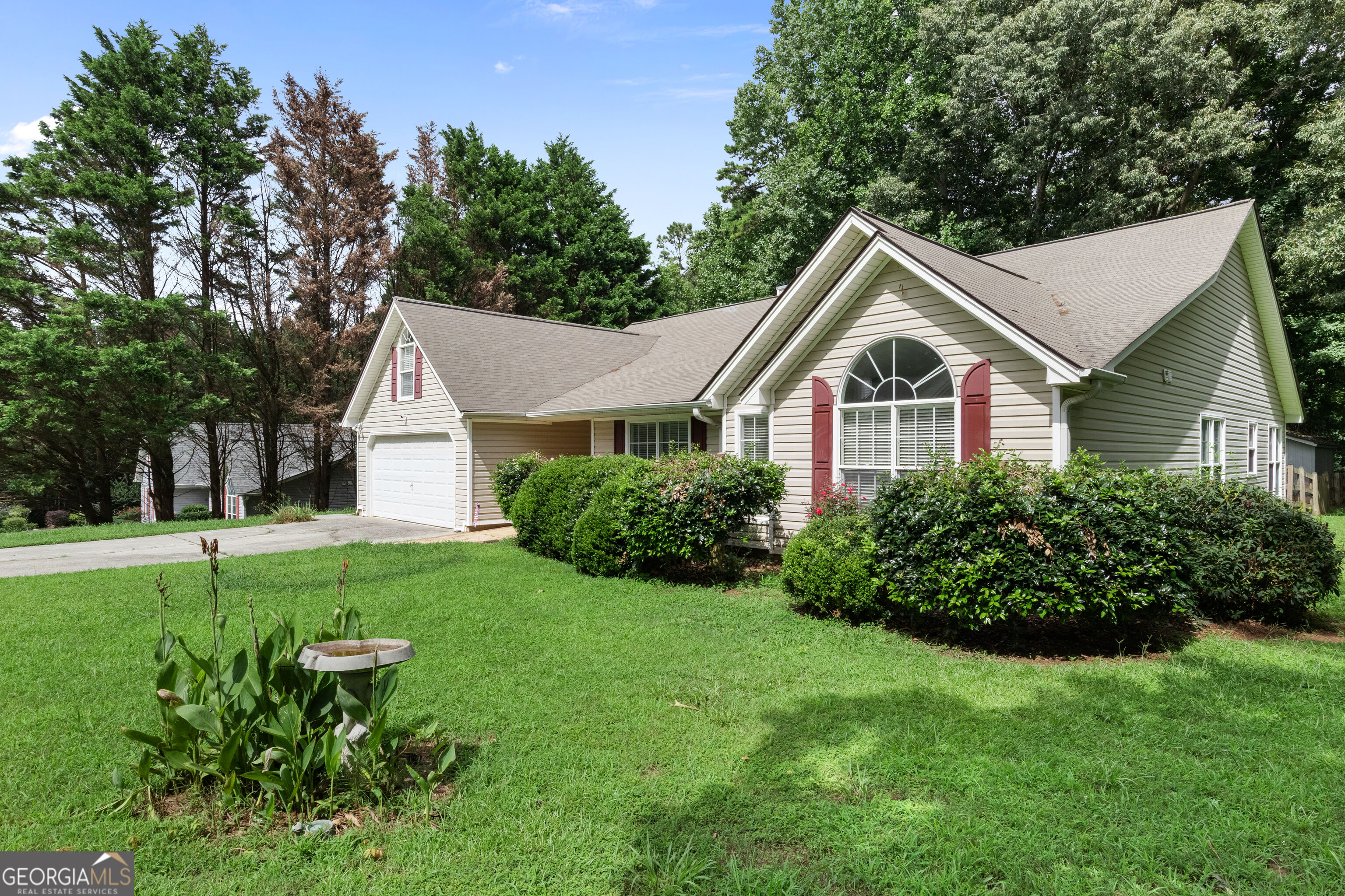 70 Charity Drive Property Photo 2