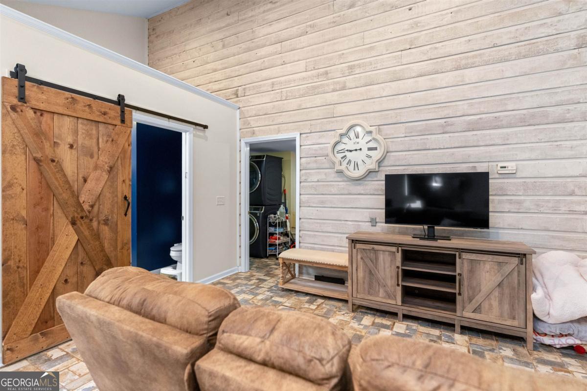 155 Admirality Way Property Photo 43