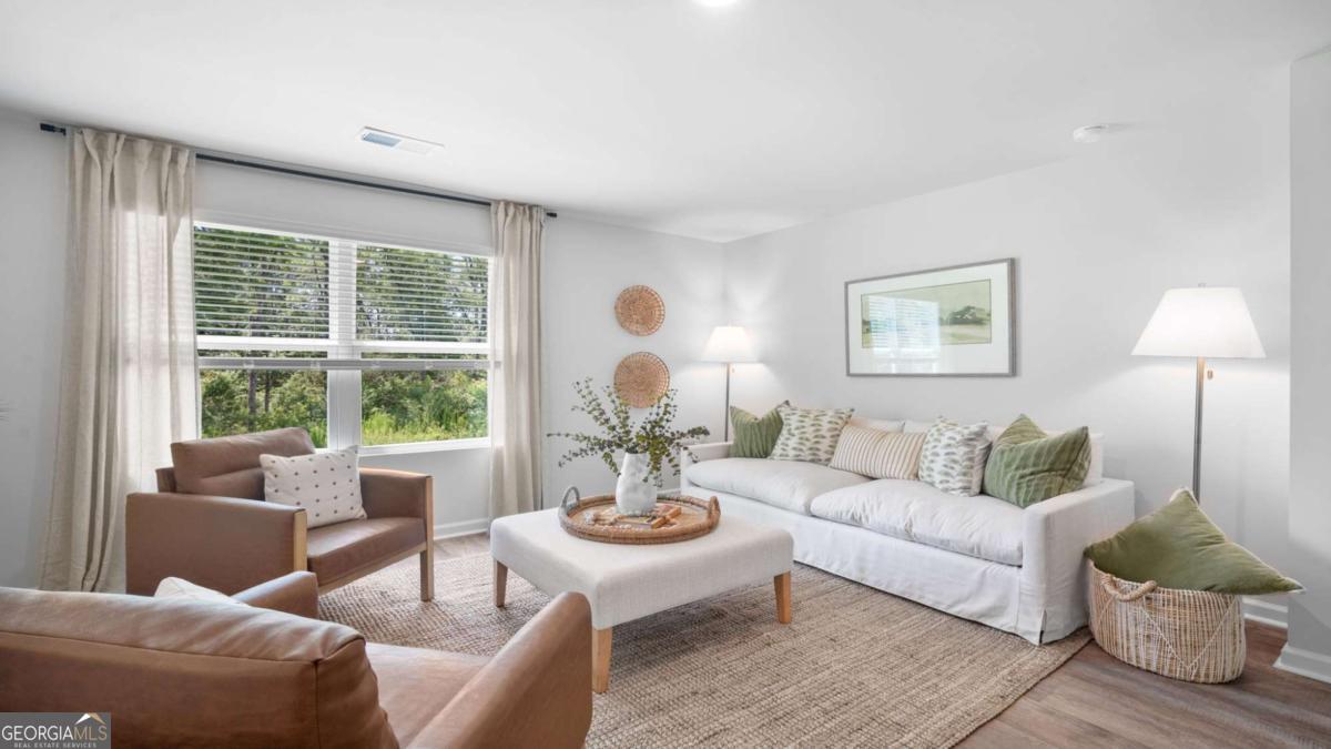 209 Birdsill Street Property Photo 13