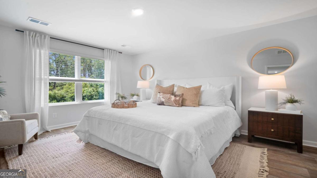 209 Birdsill Street Property Photo 14