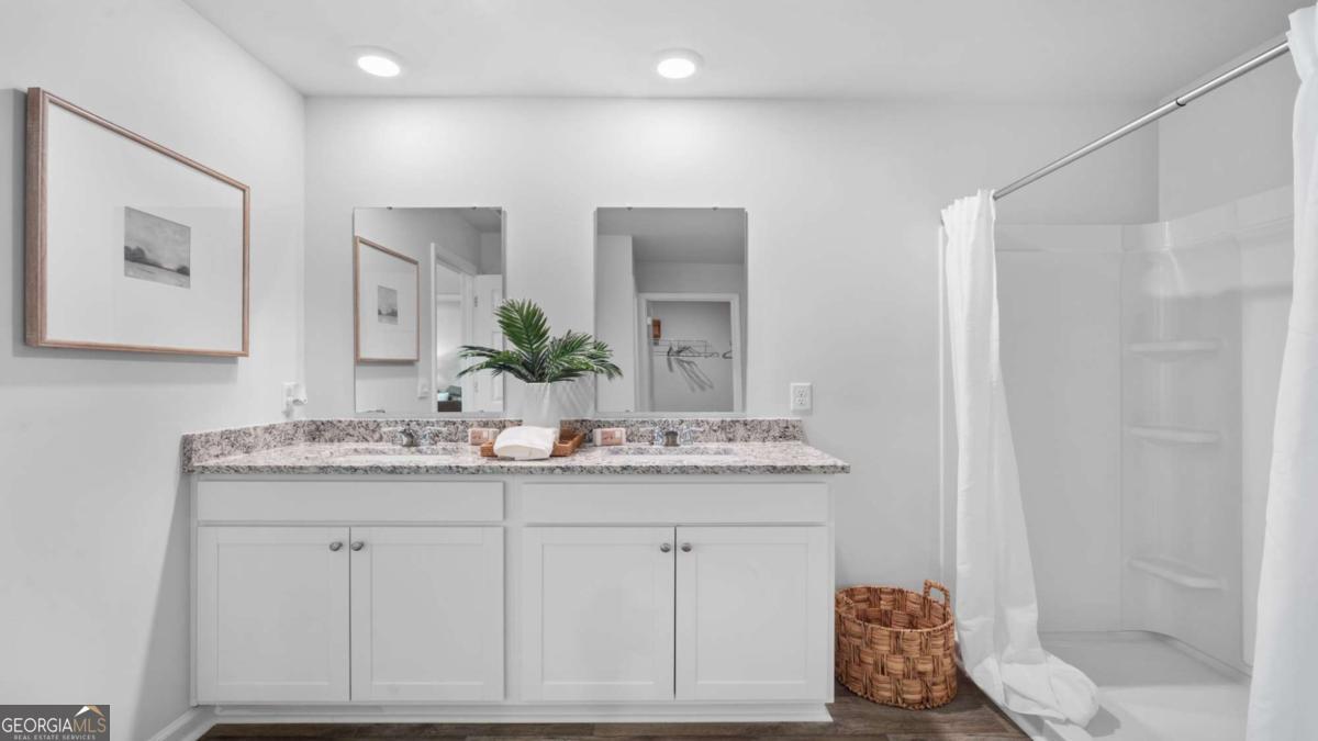 209 Birdsill Street Property Photo 18