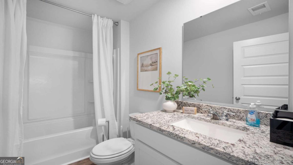 209 Birdsill Street Property Photo 22