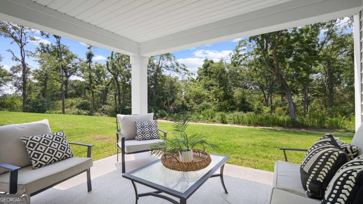 209 Birdsill Street Property Photo 27