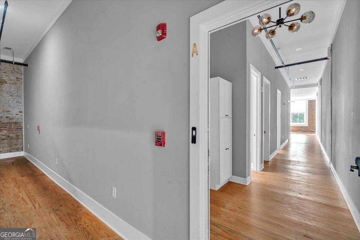 565 Poplar Street Property Photo 4