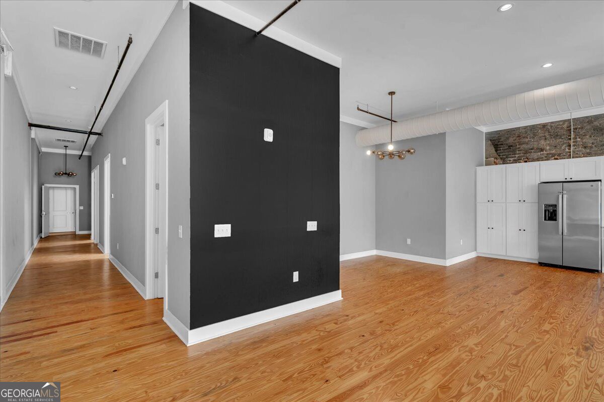565 Poplar Street Property Photo 11