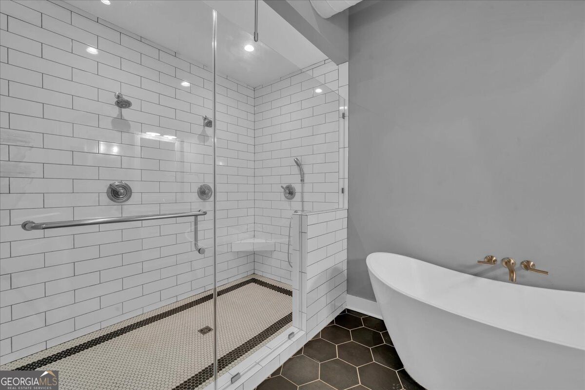 565 Poplar Street Property Photo 21