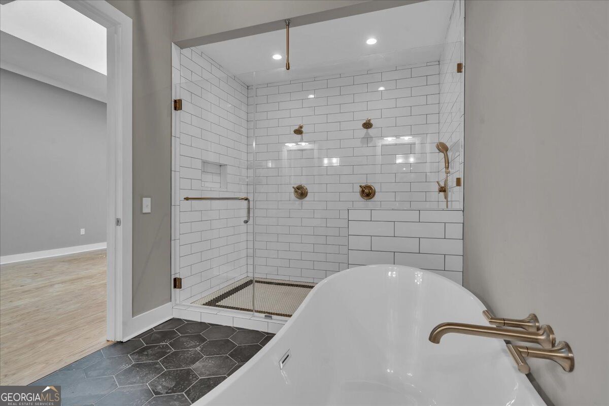 565 Poplar Street Property Photo 23