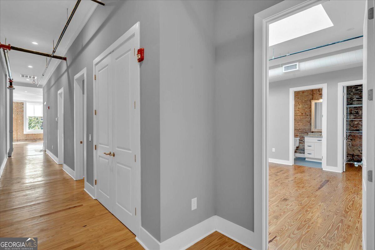 565 Poplar Street Property Photo 29
