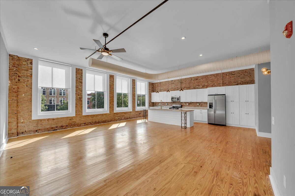 565 Poplar Street Property Photo 30