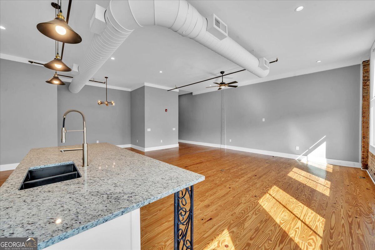 565 Poplar Street Property Photo 32