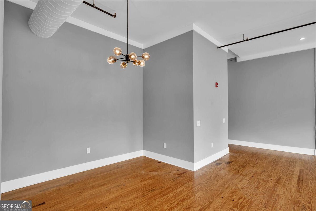 565 Poplar Street Property Photo 33