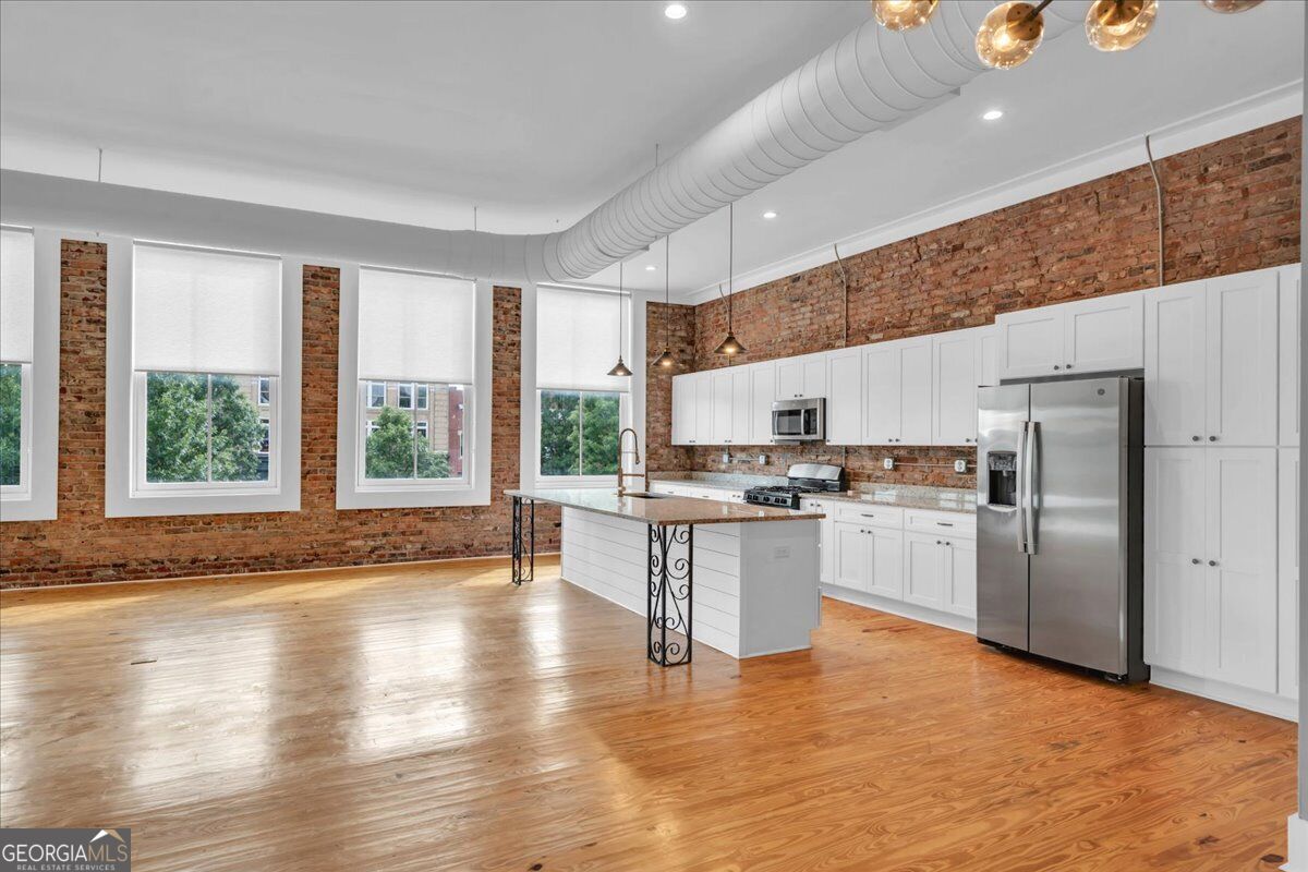 565 Poplar Street Property Photo 34