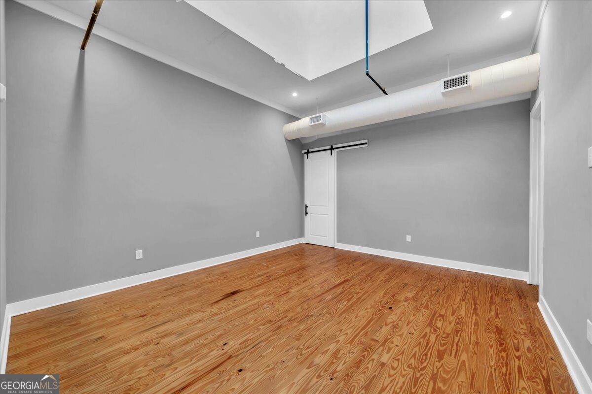 565 Poplar Street Property Photo 40
