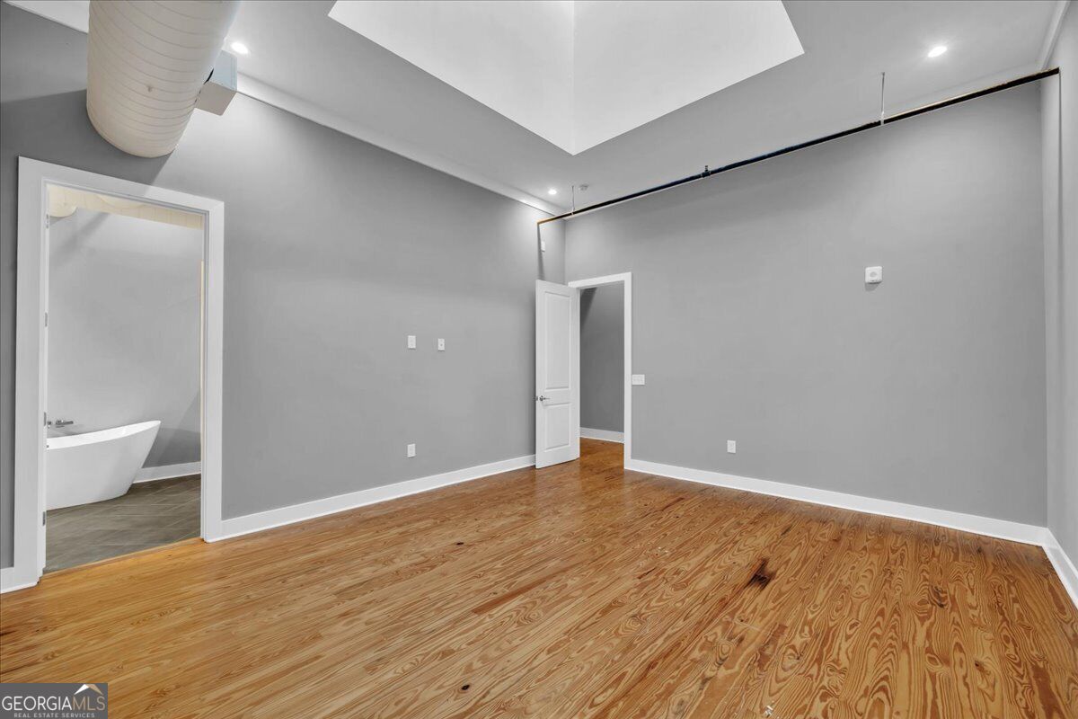 565 Poplar Street Property Photo 41