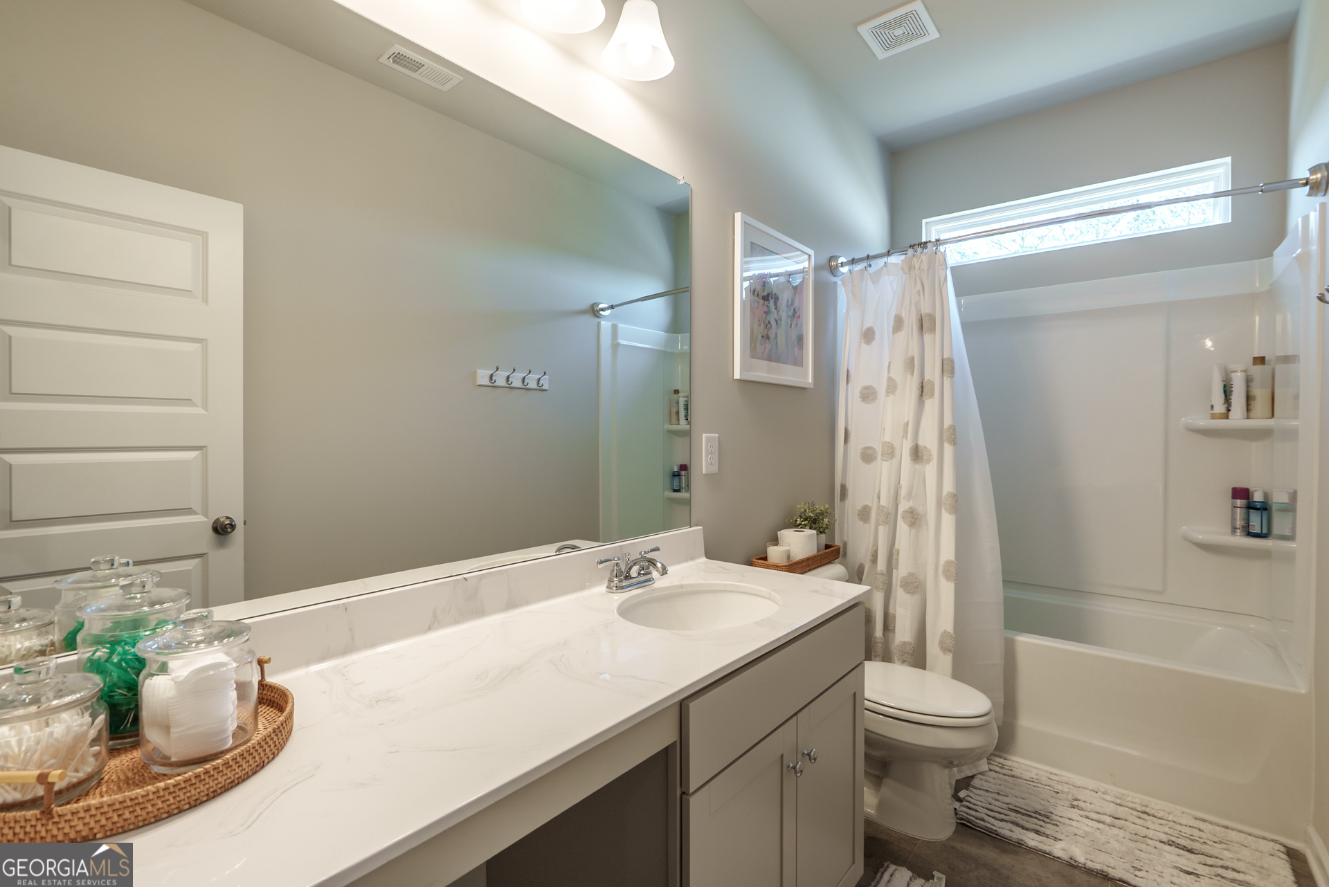 108 Leslie Court Property Photo 36