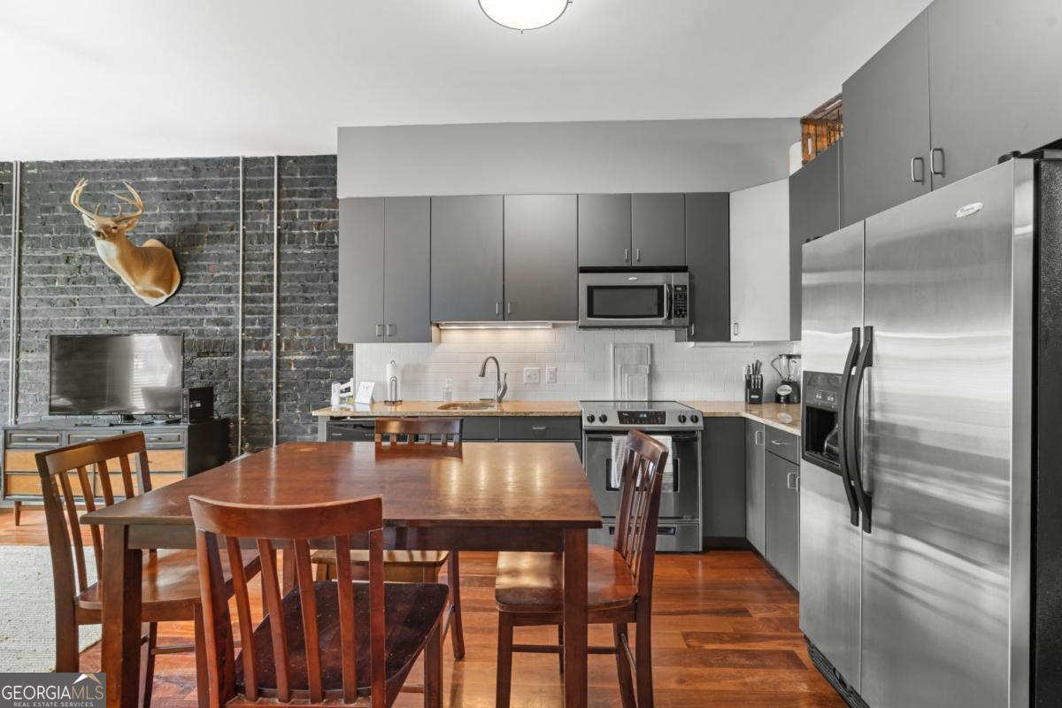 310 W Broughton Street # 3011 Property Photo 2