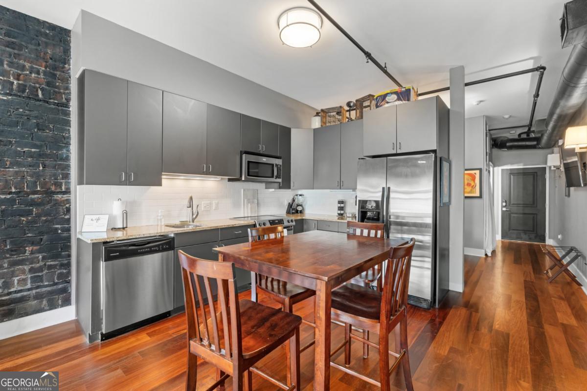 310 W Broughton Street # 3011 Property Photo 4