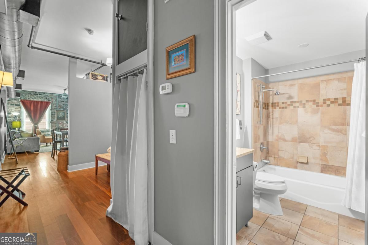 310 W Broughton Street # 3011 Property Photo 5