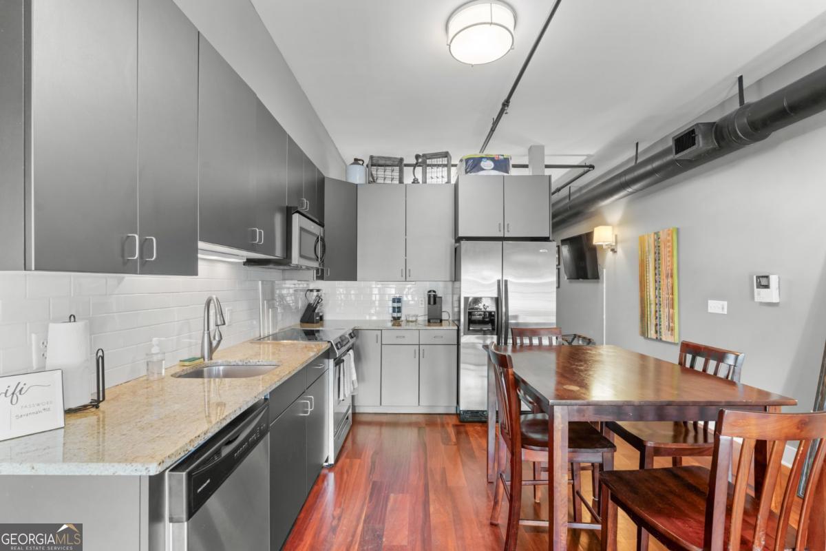 310 W Broughton Street # 3011 Property Photo 7