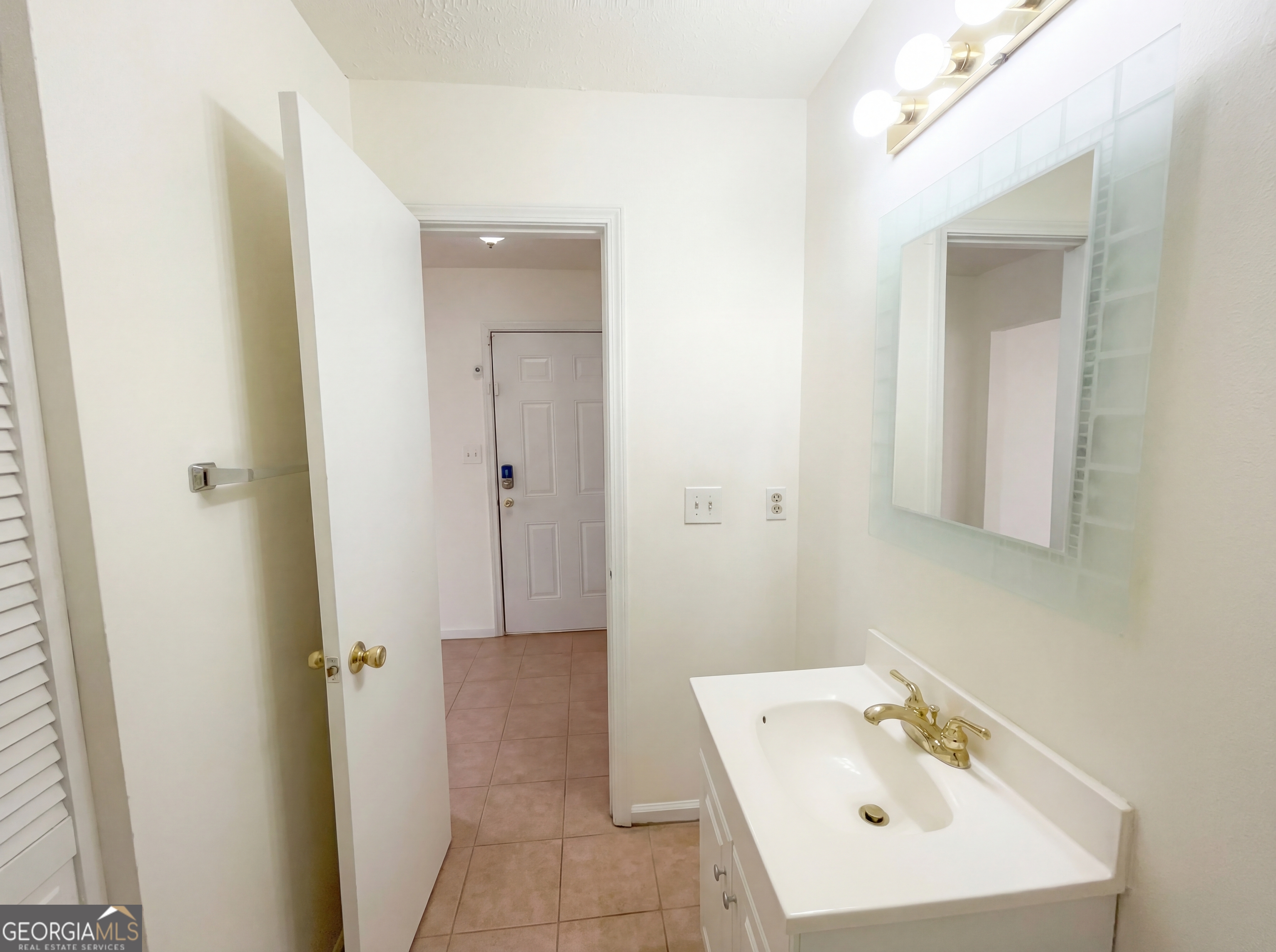 5328 Ridge Forest Drive Property Photo 11