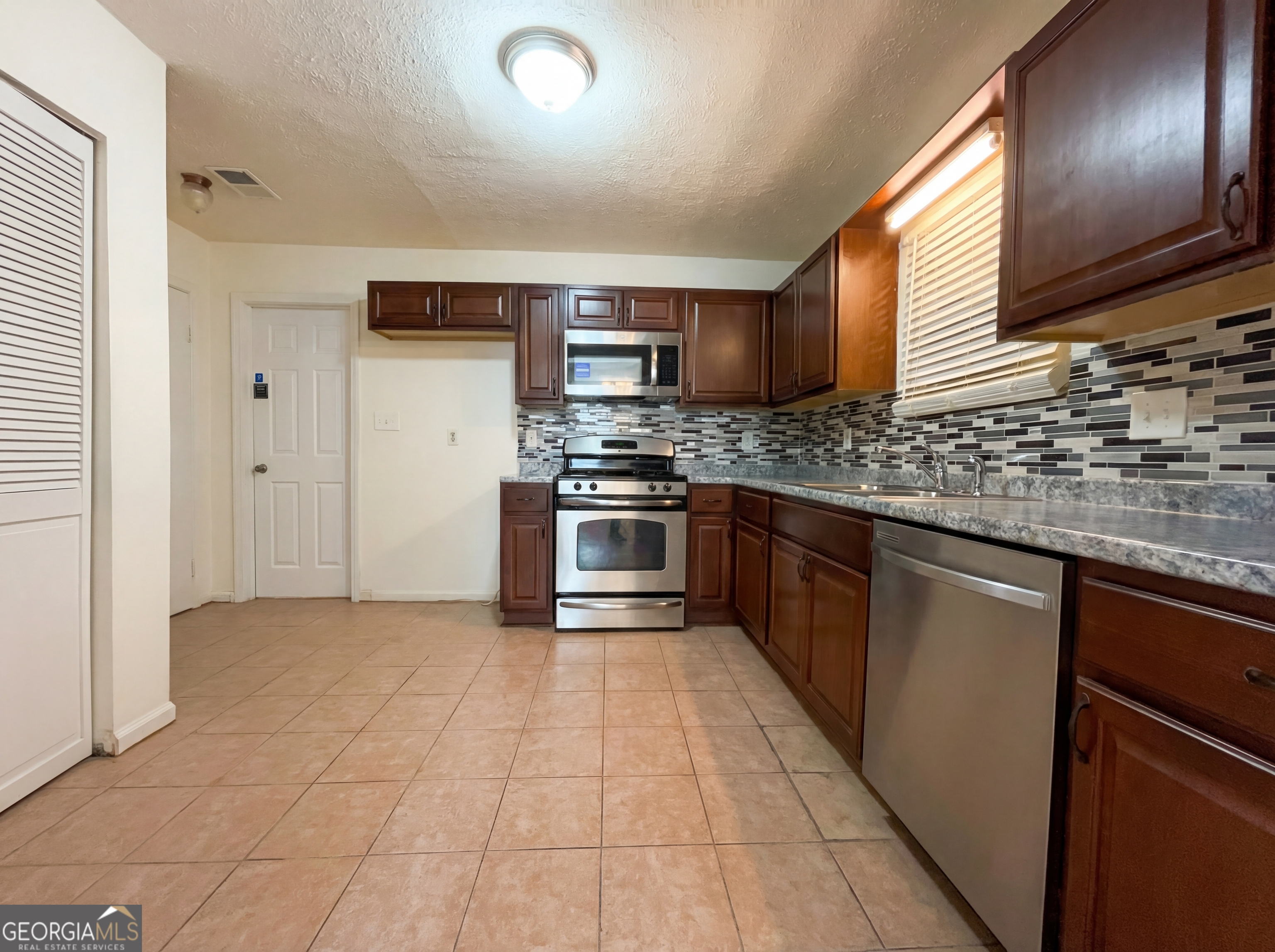 5328 Ridge Forest Drive Property Photo 14
