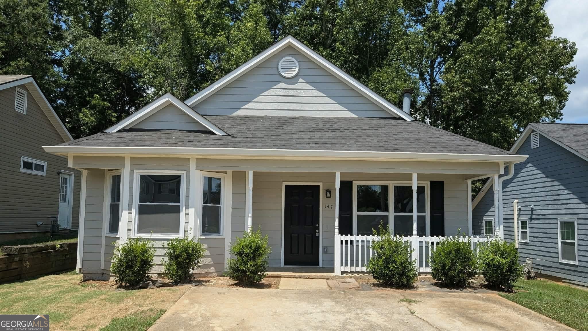 147 Crystal Brook Property Photo 1