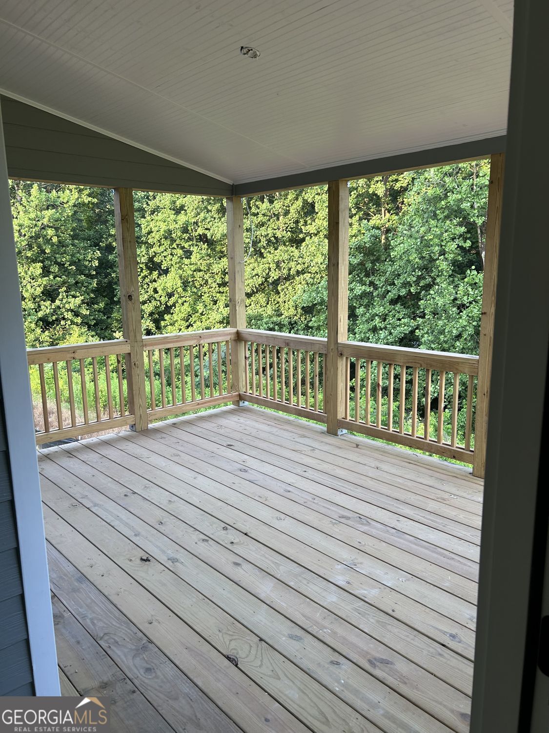3 Barnwood Pointe Property Photo 3