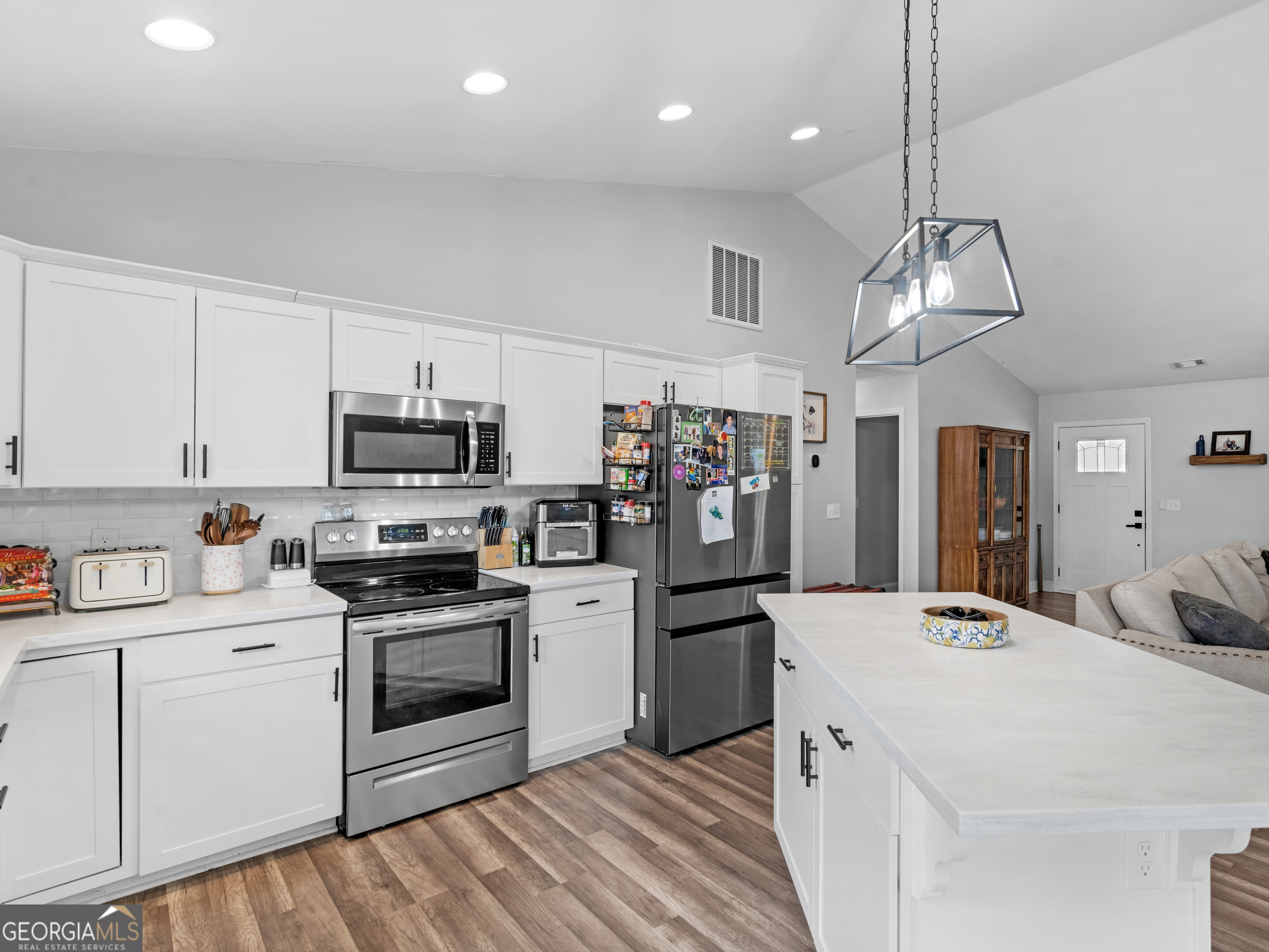 215 Almon Avenue Property Photo 11