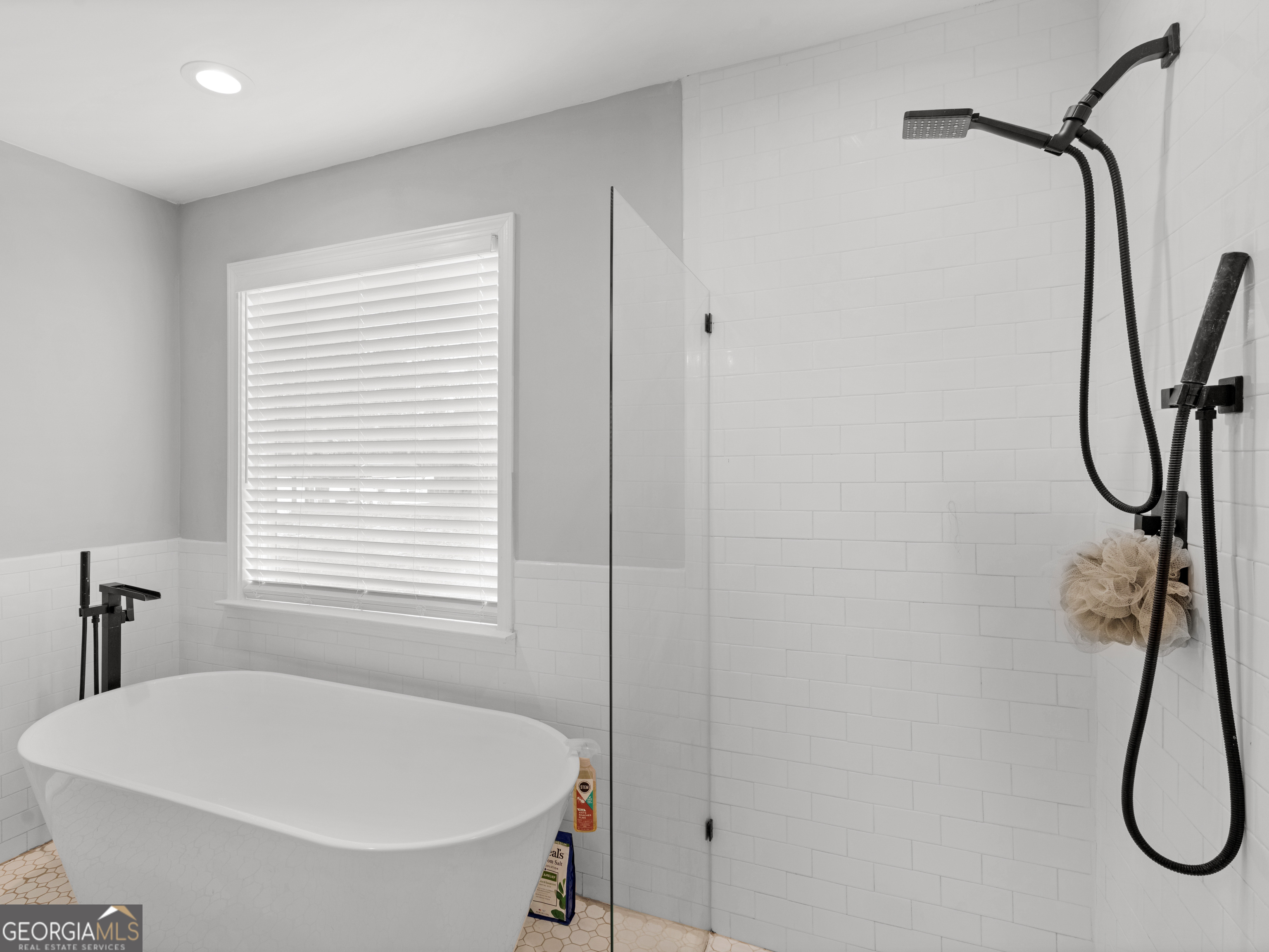 215 Almon Avenue Property Photo 30