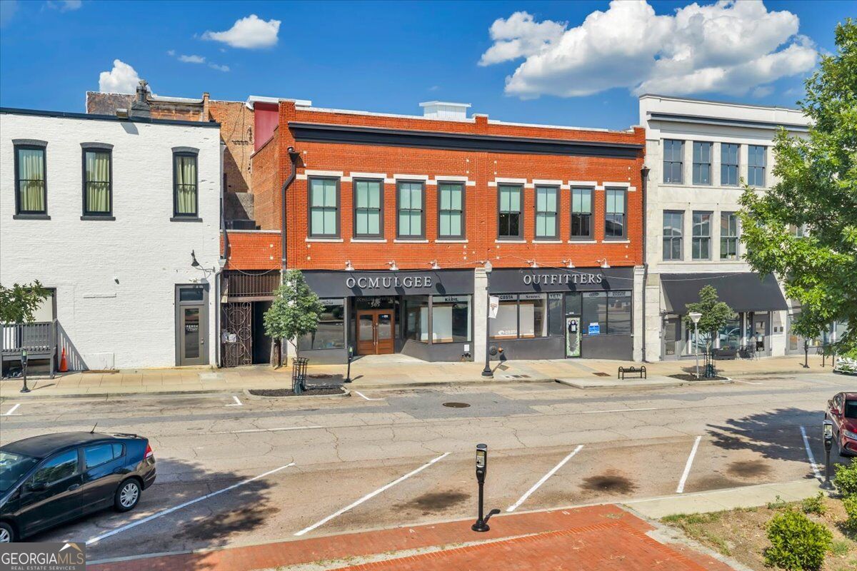 565 Poplar Street Property Photo 1