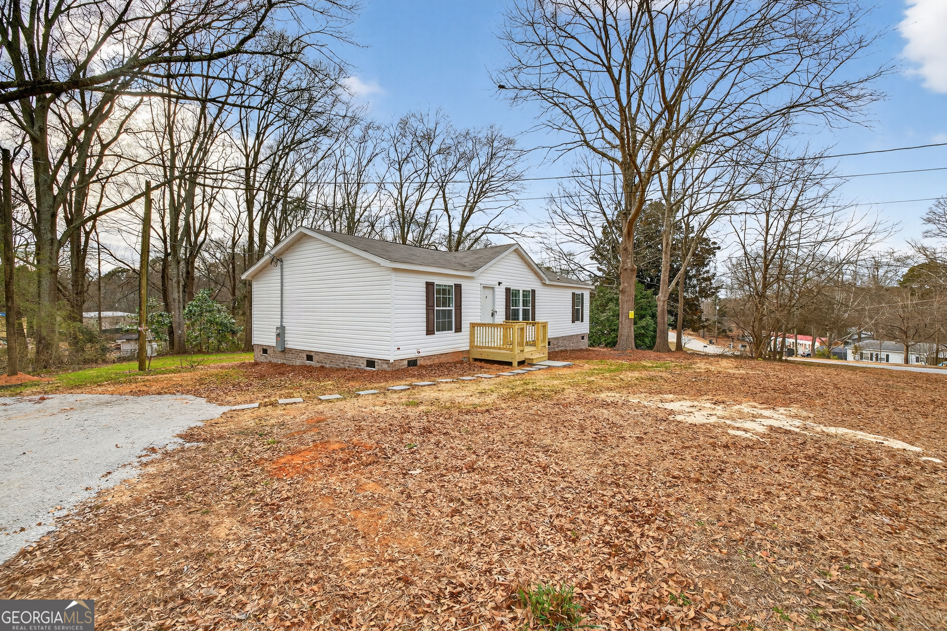 720 Woodland Circle Property Photo 2