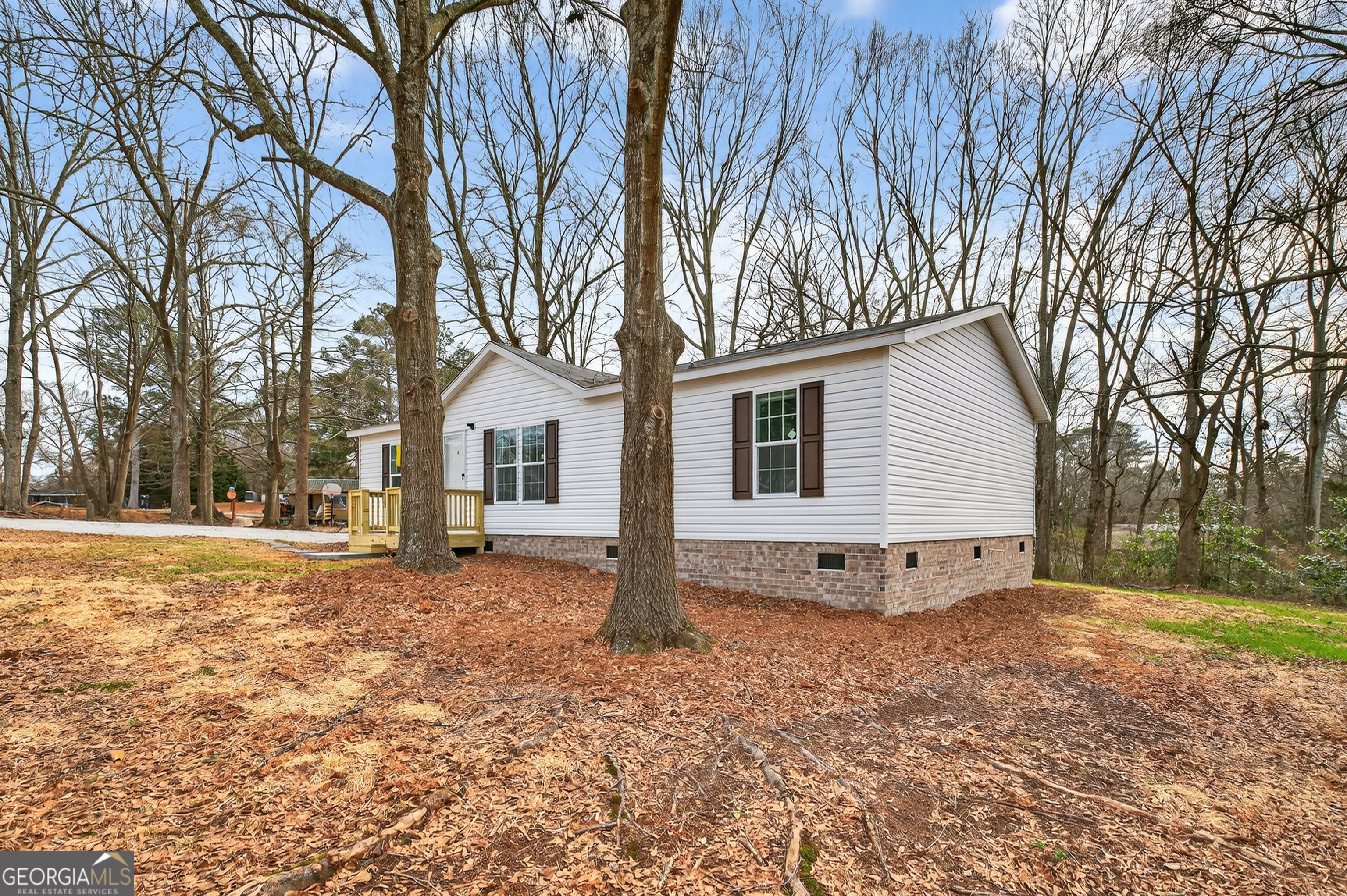 720 Woodland Circle Property Photo 3