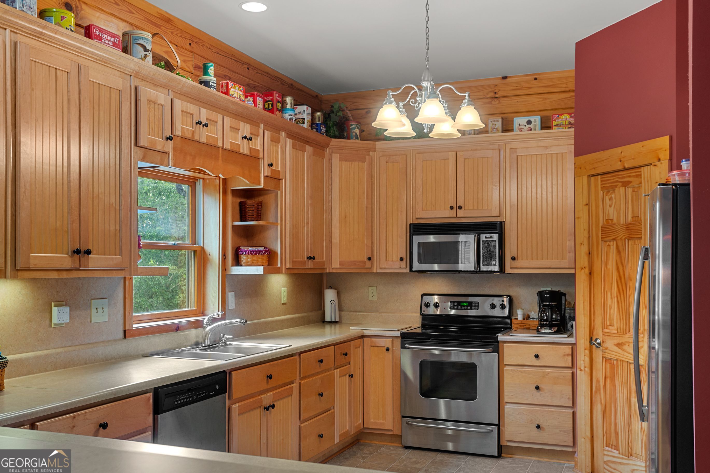 729 Huckleberry Way Property Photo 14