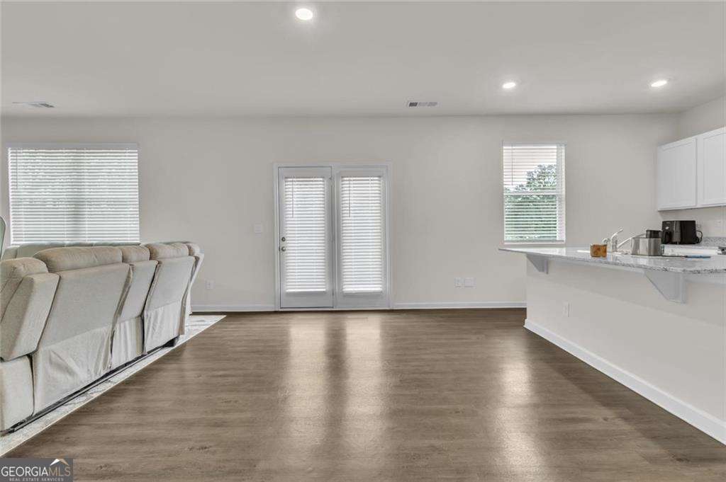 23 Embry Boulevard Property Photo 8