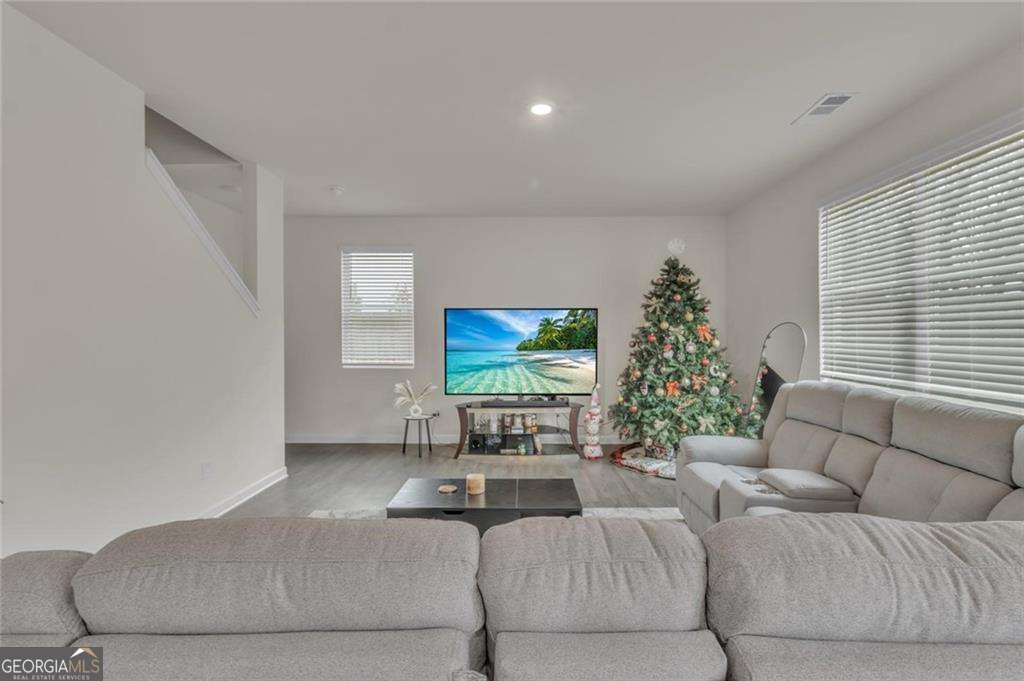 23 Embry Boulevard Property Photo 13