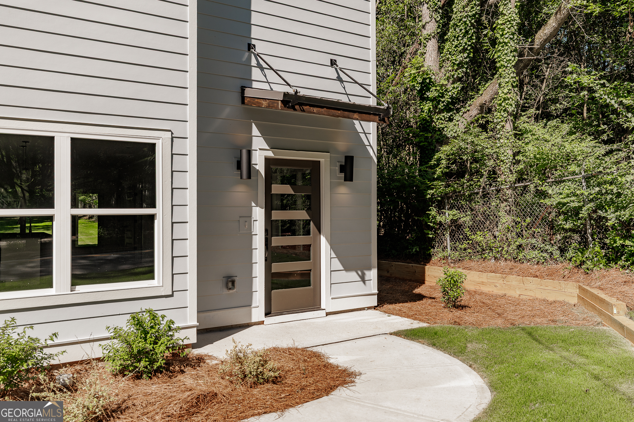 169 Vine Street Property Photo 7