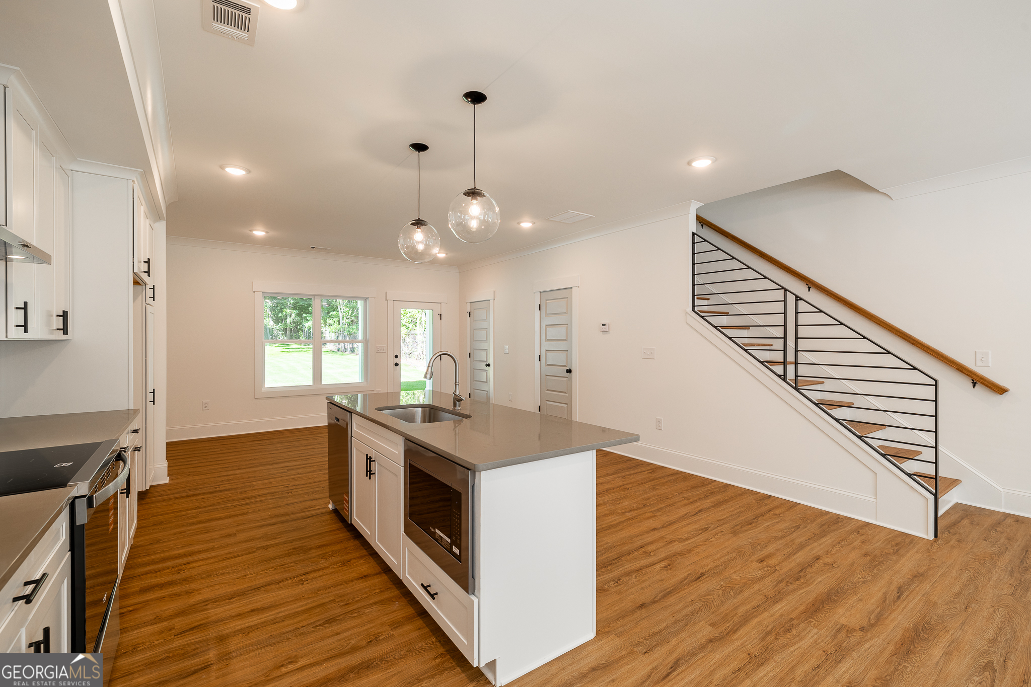 169 Vine Street Property Photo 11