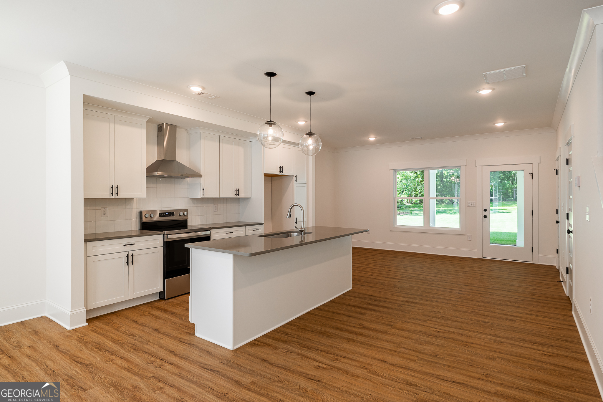 169 Vine Street Property Photo 12